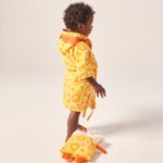 68039111-roupao-estampado-com-capuz-leao