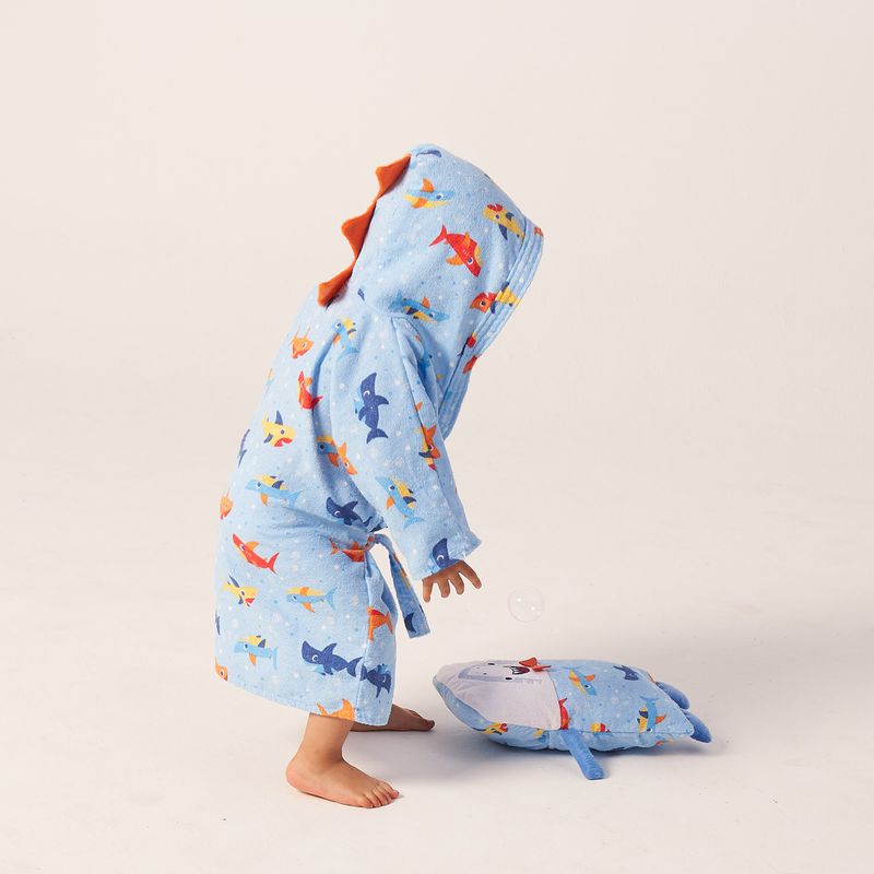 68039100-roupao-estampado-com-capuz-tubarao-baby-joy-1