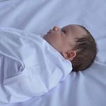 72004011-swaddle-de-malha-branco1