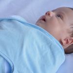 72004006-swaddle-de-malha-azul1