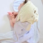 toalha-soft-com-capuz-de-canto-plush-bordado-lisa-biblim-petit-girafa-creme--1-
