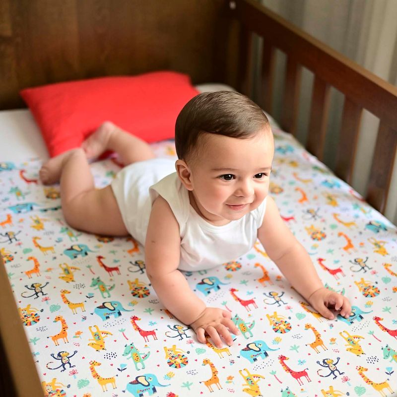 34039_528-jogo-de-lencol-malha-estampado-safari-vermelho-baby-joy-premium2