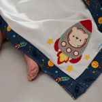 50011_527-manta-dupla-face-estampada-foguete-azul-marinho-baby-joy-premium2