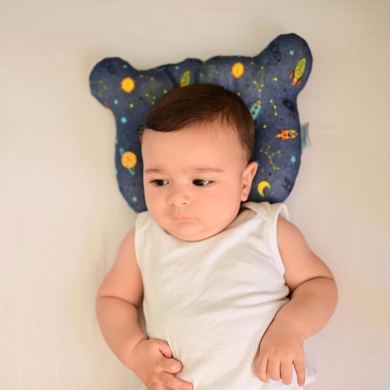 78037_527-travesseiro-anatomico-foguete-azul-marinho-baby-joy-soft