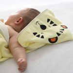 76016_051-toalha-lisa-com-capuz-bordado-e-forro-de-fralda-liso-amarelo3-bublim3