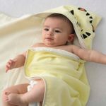 76016_051-toalha-lisa-com-capuz-bordado-e-forro-de-fralda-liso-amarelo1-bublim1