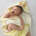 76016_059-toalha-lisa-com-capuz-bordado-e-forro-de-fralda-liso-amarelo3-bublim2