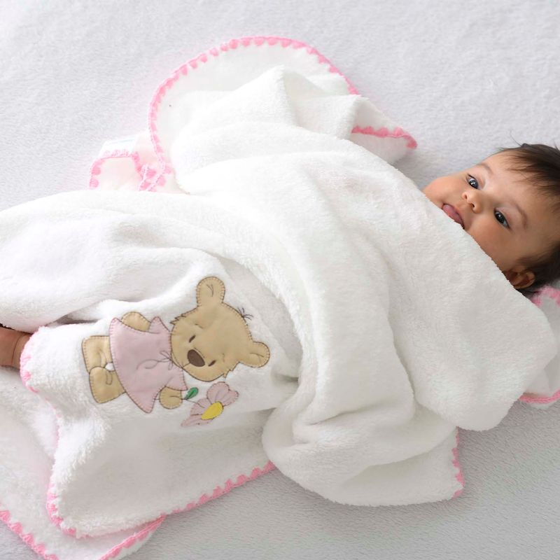 51002_1E5-manta-soft-bordada-ursa-flor-branca-baby-joy2