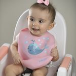 15036550-babador-de-silicone-pega-migalhas-baleia-rosa-baby-joy-4