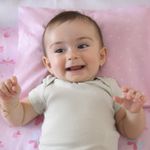78035488-travesseiro-antissufocante-estrelas-rosa-claro-bublim