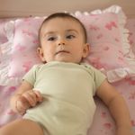 78034486-travesseiro-com-babado-dupla-face-borboletas-bublim-4