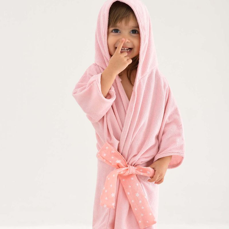 68053_476-roupao-de-plush-com-capuz-liso-bordado-bublim-petit-urso-rosa1--1-