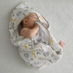 76085468-toalha-fralda-girafa-creme-baby-joy.jpg